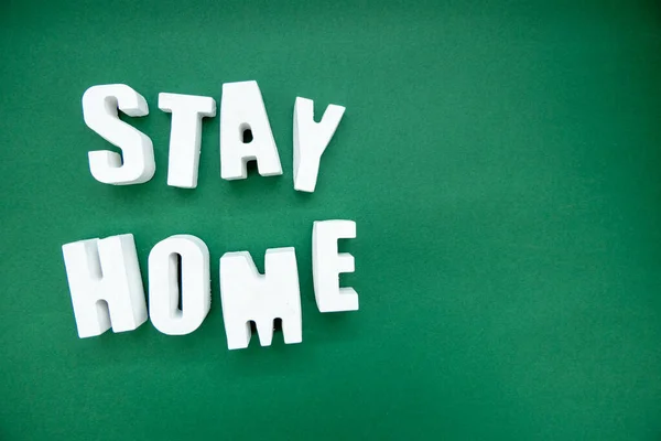 Stay Home Appel Béton Volumétrique Lettres Isolées Sur Une Seule — Photo