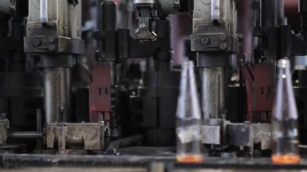 Виробництво Скляних Пляшок Розплавлене Скло Технологія Виробництва Пляшок — стокове відео