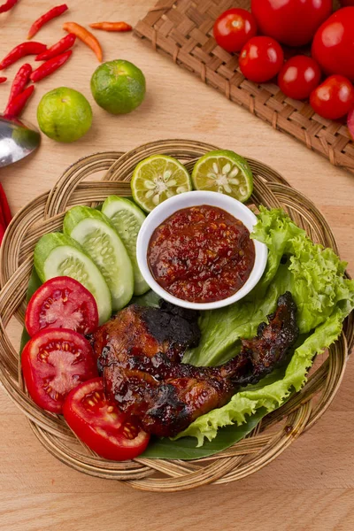 Pollo frito y pollo asado — Foto de Stock