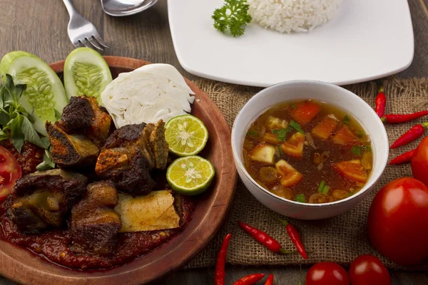 Indonesisches Essen gebratene Rippen — Stockfoto
