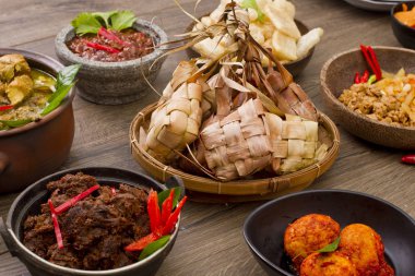 Ketupat Lebaran, Endonezya pirinç keki