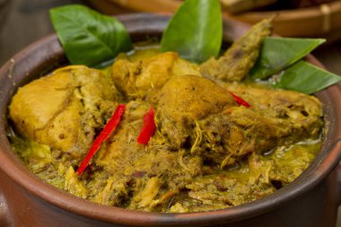 opor ayam, Endonezya tavuk köri