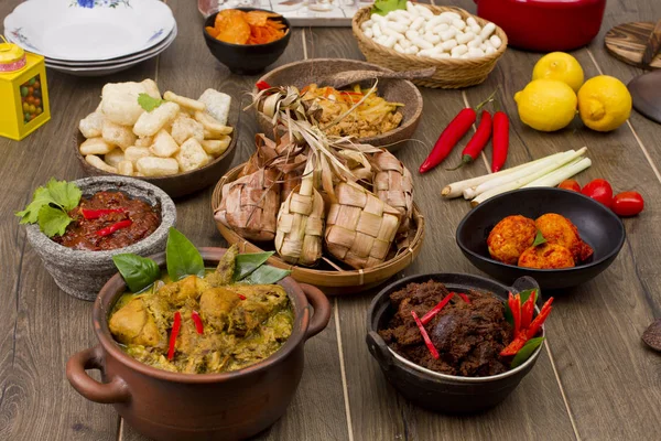 Ketupat Lebaran, bolo de arroz indonésio — Fotografia de Stock