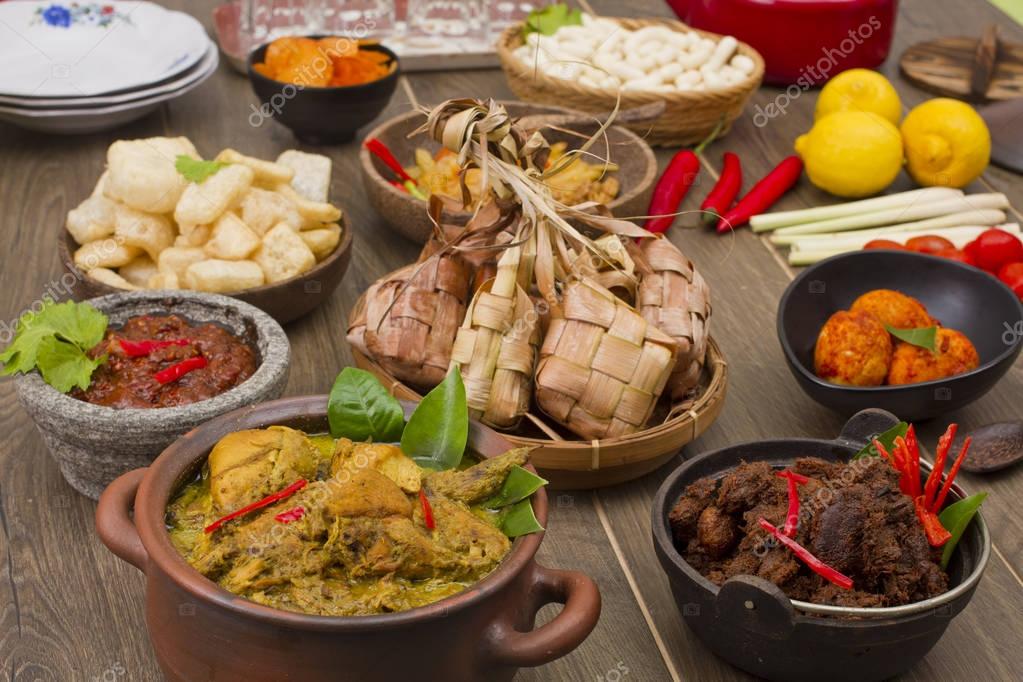 Ketupat Lebaran, Indonesian rice cake — Stock Photo © ismedhasibuan