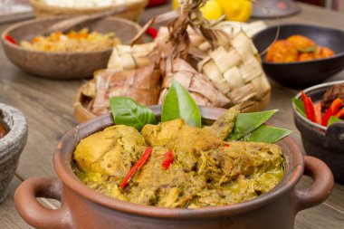 Endonezya tavuk köri 