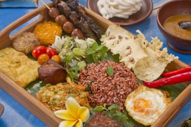 Endonezya pecel bir sebze salatası