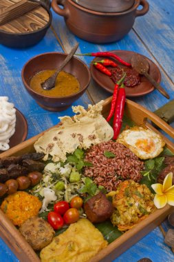 Endonezya pecel bir sebze salatası