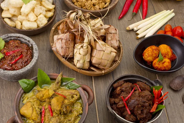 Ketupat Lebaran un pastel de arroz —  Fotos de Stock