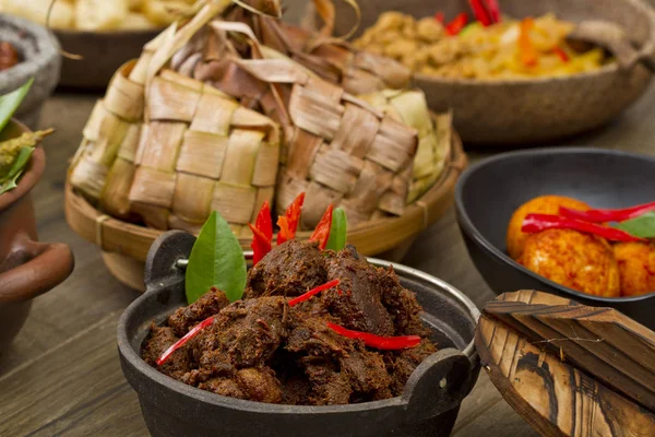 sığır eti rendang Endonezya Gıda