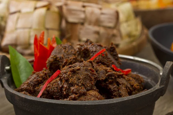 sığır eti rendang Endonezya Gıda