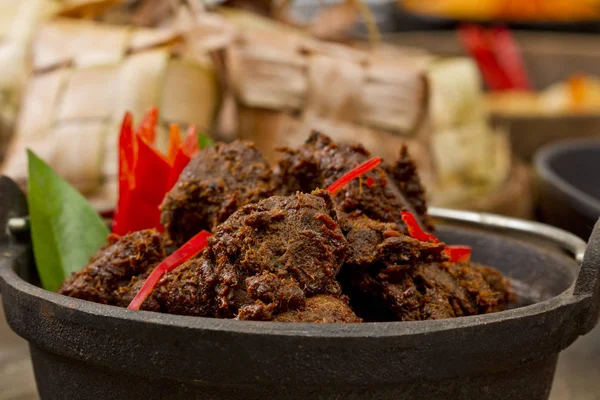 Говядина rendang индонезийская еда — стоковое фото