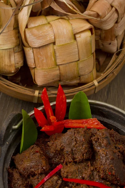 Carne de res rendang comida indonesia —  Fotos de Stock