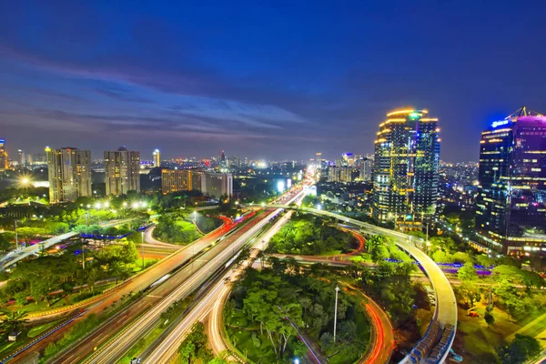Jakarta paisagem urbana à noite — Fotografia de Stock
