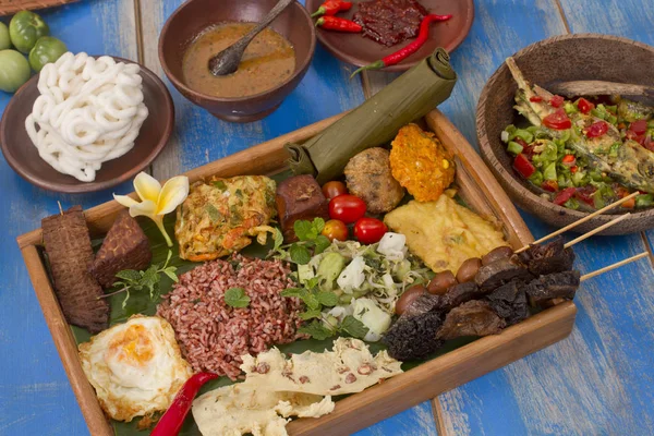 Endonezya pecel bir sebze salatası