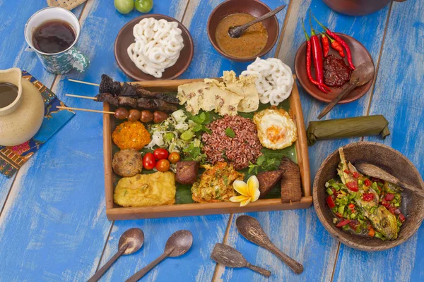 Endonezya pecel bir sebze salatası