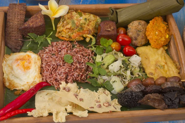 Endonezya pecel bir sebze salatası