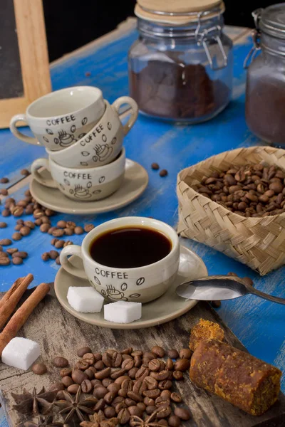 Uma xícara de café quente — Fotografia de Stock