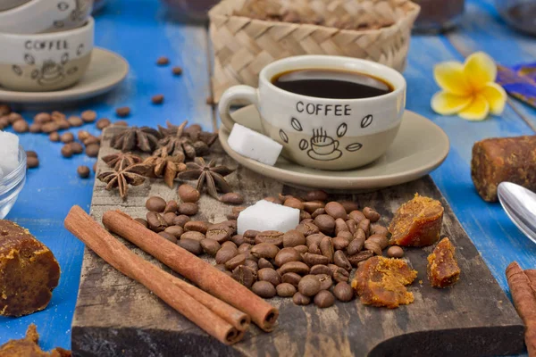 Una tazza di caffè caldo — Foto Stock