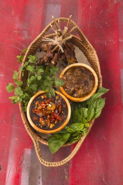 kambing, kuzu eti şiş doyurmak