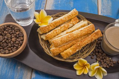 kahve ve soğuk bira ve snack
