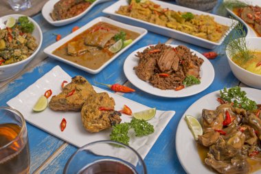 Öğle yemeği menüsü Endonezya mutfak