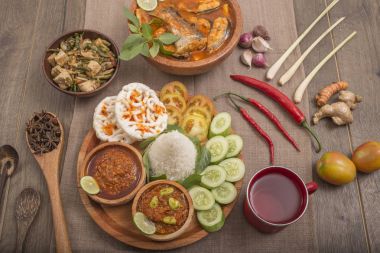 Endonezya öğle yemeği menüsü balık 