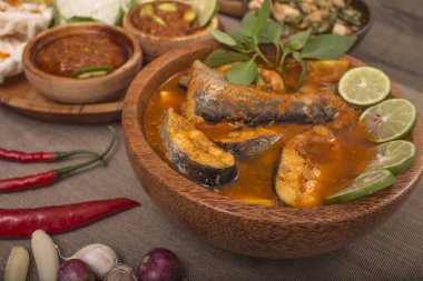 Endonezya öğle yemeği menüsü balık 