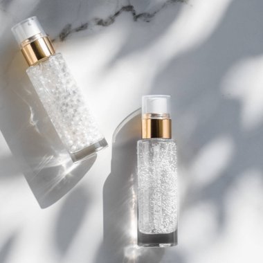 Cilt bakım serumu ve jel şişesi, nemlendirici losyon ve kaldırma 