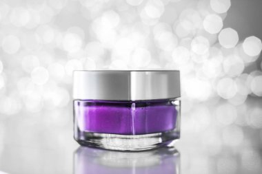 Hassas cilt için güzellik kremi, lüks kaplıca.