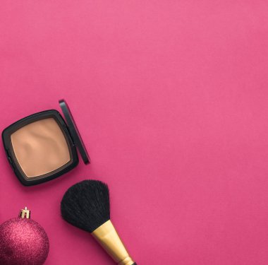 Makyaj ve kozmetik ürünleri. Güzellik markası Noel Sali için.
