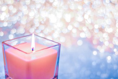 Noel 'de mercan aromalı mum ve yeni yıl ışıltısı geri tepti