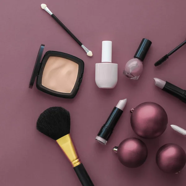 Conjunto de productos de maquillaje y cosméticos para la marca de belleza Christmas sal — Foto de Stock