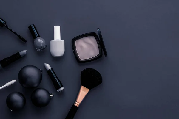 Make-up und Kosmetik-Set für die Weihnachtszeit der Beauty-Marke — Stockfoto