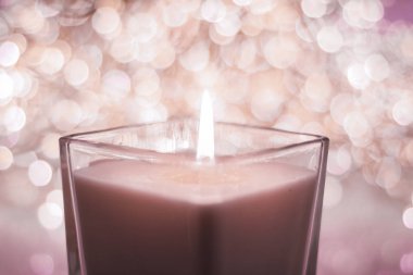 Noel 'de çikolata aromalı mum ve yeni yıl sim torbası