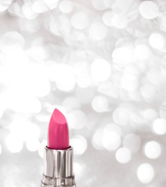 Gümüş Noel 'de pembe ruj, Yeni Yıl ve Sevgililer Günü 