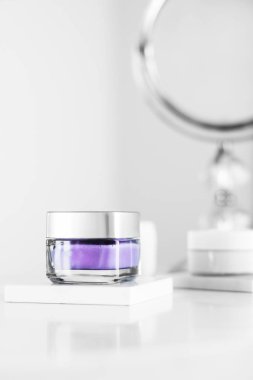 Hassas cilt için güzellik kremi, lüks kaplıca.