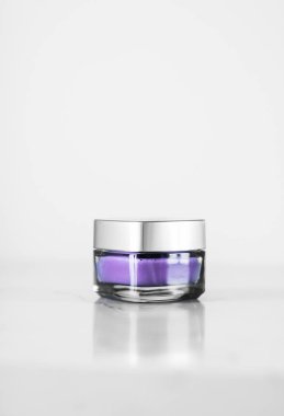 Hassas cilt için güzellik kremi, lüks kaplıca.