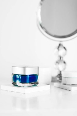 Hassas cilt için güzellik kremi, lüks kaplıca.