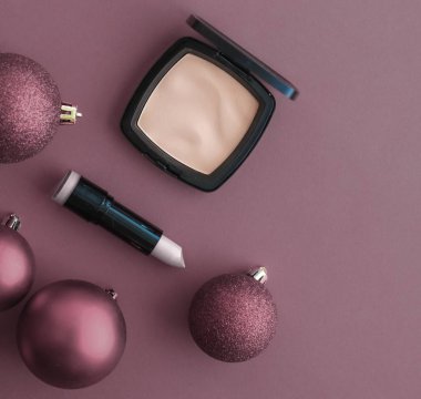 Makyaj ve kozmetik ürünleri. Güzellik markası Noel Sali için.