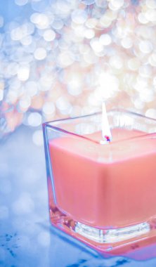 Noel 'de mercan aromalı mum ve yeni yıl ışıltısı geri tepti