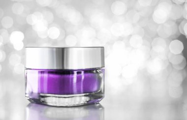 Hassas cilt için güzellik kremi, lüks kaplıca.