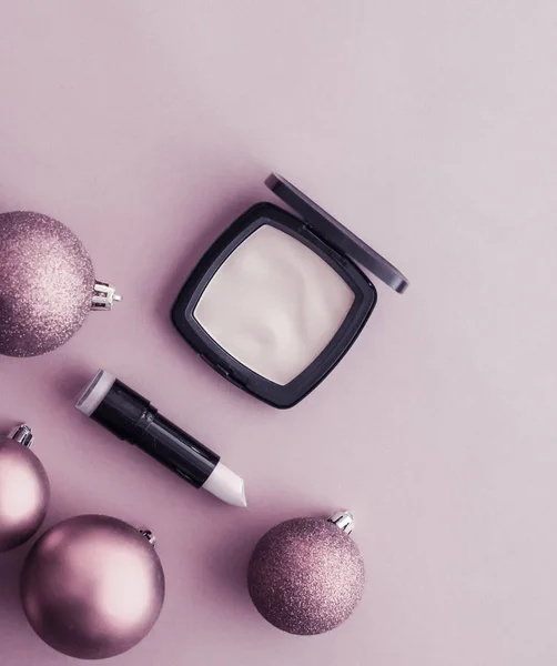 Set de produits de maquillage et cosmétiques pour la marque de beauté Christmas sal — Photo