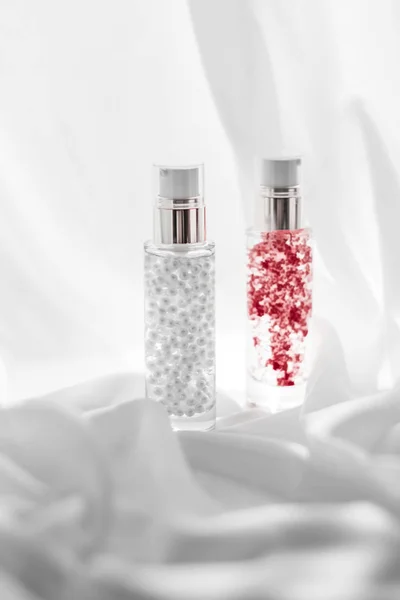 Hudvård serum och make-up primer gel flaska, återfuktande lotio — Stockfoto