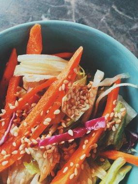 Vejetaryen asya sebze salatası Japon re bir kase servis