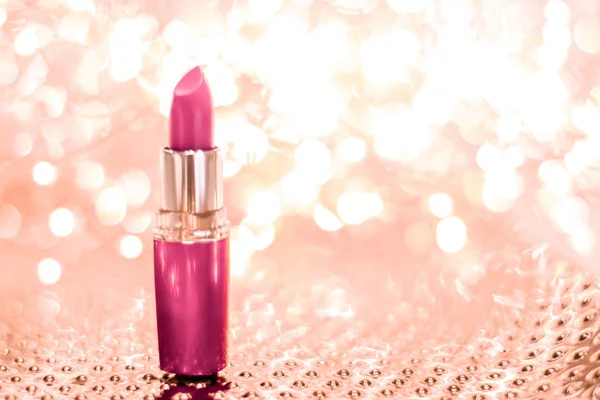 Rosa Lippenstift auf Roségold Weihnachten, Neujahr und Valentinstag — Stockfoto