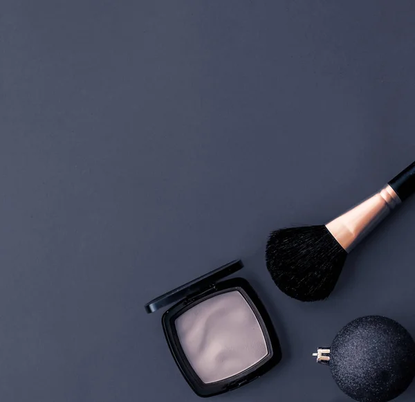 Make-up und Kosmetik-Set für die Weihnachtszeit der Beauty-Marke — Stockfoto