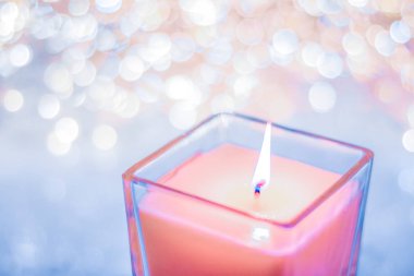 Noel 'de mercan aromalı mum ve yeni yıl ışıltısı geri tepti