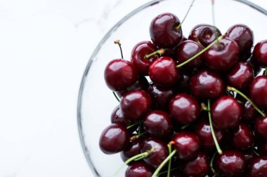 Taze tatlı kiraz, sulu kiraz meyveleri meyve tatlı olarak iyileşmek