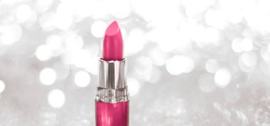 Gümüş Noel 'de pembe ruj, Yeni Yıl ve Sevgililer Günü 