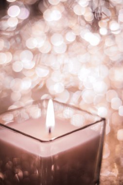 Noel 'de çikolata aromalı mum ve yeni yıl sim torbası